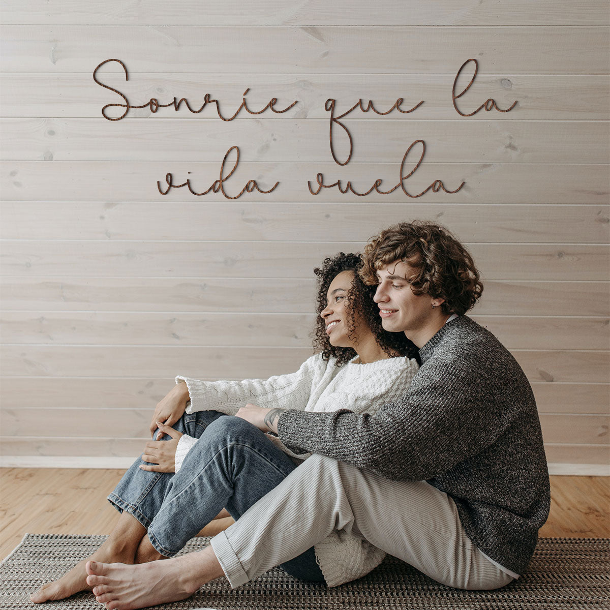 Sonríe que la vida vuela - Frase decorativa