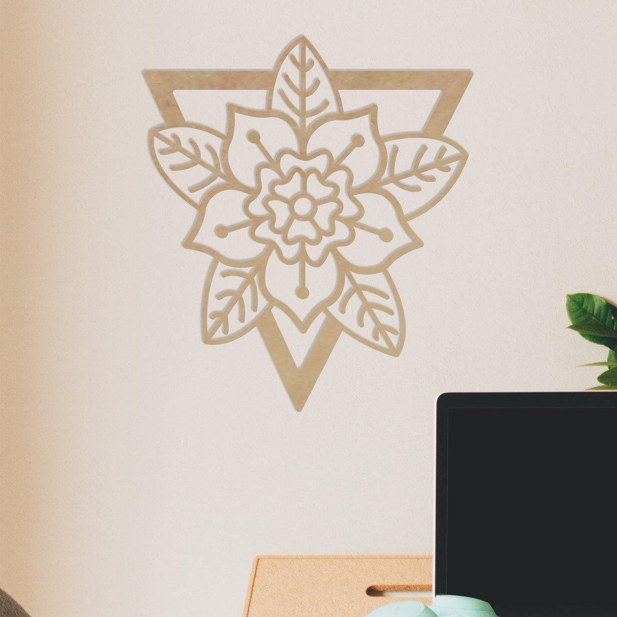 Flor triangular - Figura decorativa en madera - FABRITECA