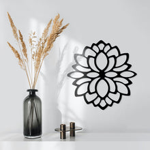 Cargar imagen en el visor de la galería, Flor abundancia - Figura decorativa en madera
