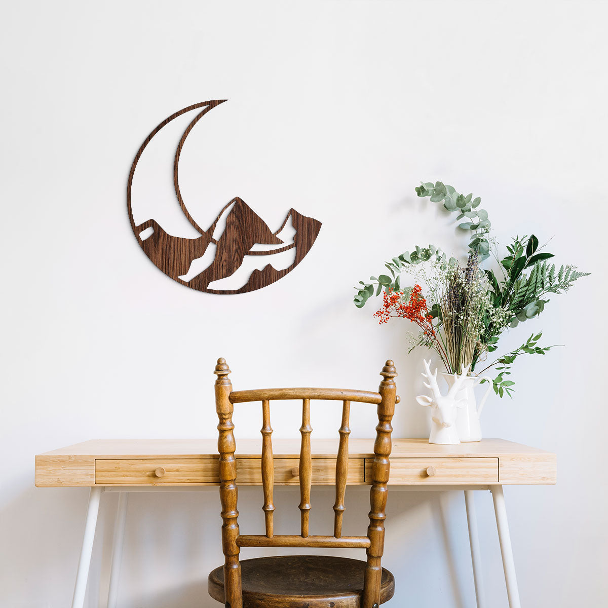 Luna con montaña - Figura decorativa en madera