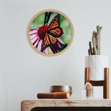 Cargar imagen en el visor de la galería, Mariposa monarca - Diseño con vidrio - FABRITECA
