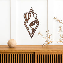 Cargar imagen en el visor de la galería, Globo y tierra - Figura decorativa en madera

